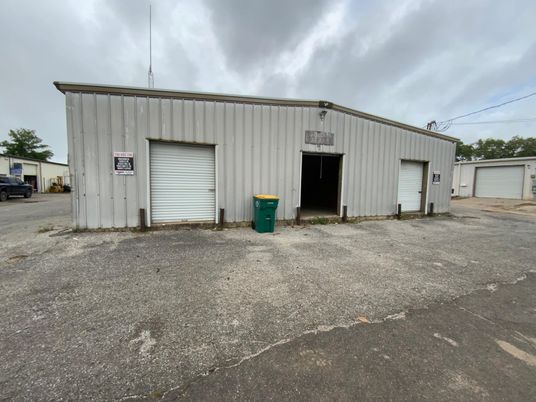 Detached Garage, Exterior