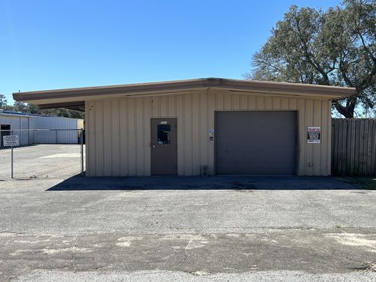 Detached Garage, Exterior