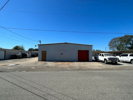 Detached Garage, Exterior
