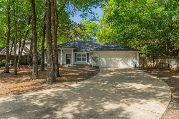Attached, Exterior, Facade, Ranch