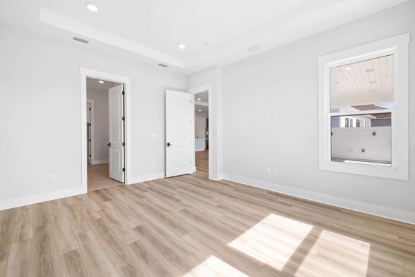 Empty room, Interior, Recessed Lighting, Wood Texture Flooring