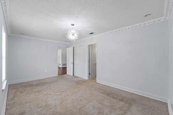 Chandelier, Empty room, Interior