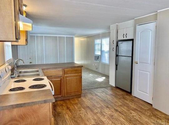 Interior, Kitchen, Wood Texture Flooring