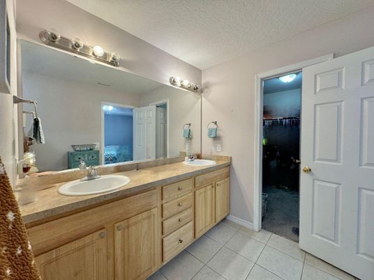 Bathroom, Dual Sink Vanities, Interior