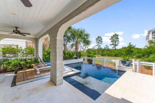 Exterior, Pool