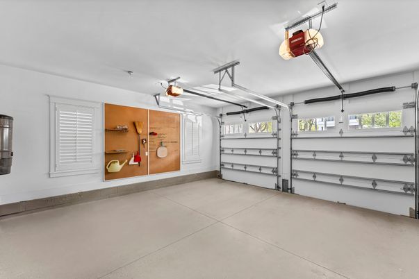 Garage, Interior