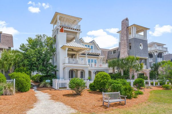 Backyard, Exterior, Facade, Queen Anne Victorian