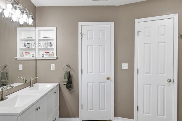 Bathroom, Dual Sink Vanities, Interior