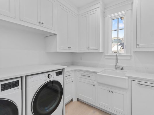 Interior, Washer, Wood Texture Flooring