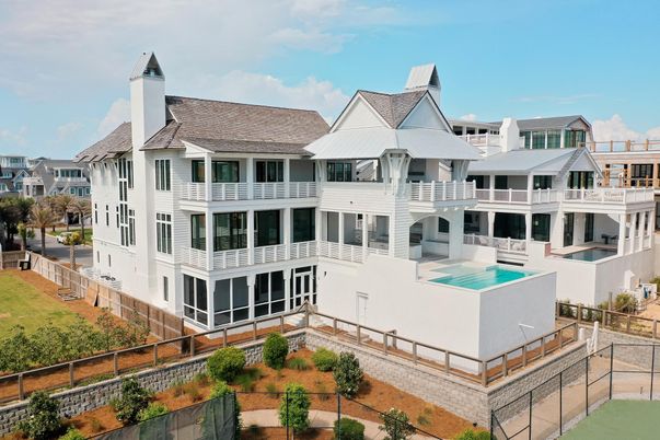 Exterior, Facade, Pool, Queen Anne Victorian