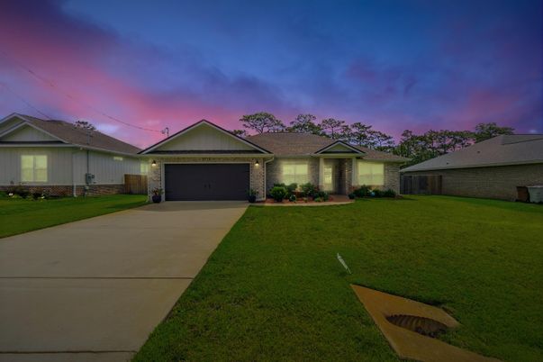 Attached, Backyard, Exterior, Facade, Brick Facade, Ranch
