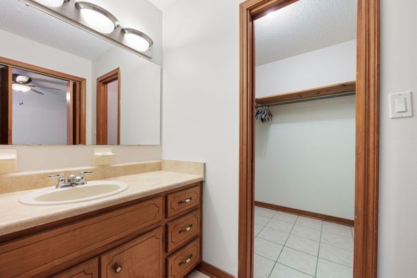 Bathroom, Interior, Tile Countertops