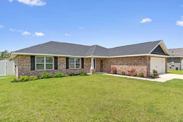 Attached, Exterior, Facade, Brick Facade, Ranch