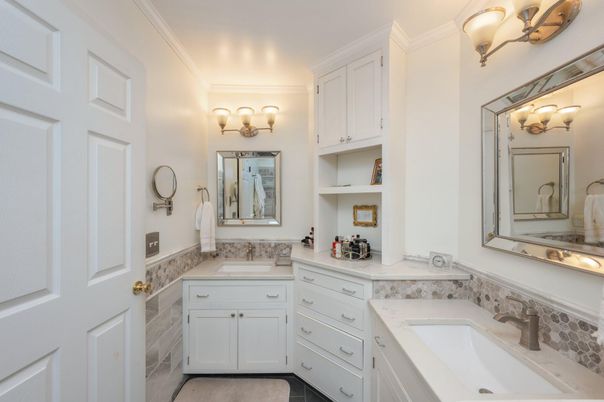 Bathroom, Dual Sink Vanities, Interior