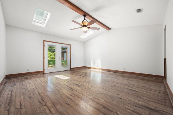 Empty room, Interior, Wooden Beams, Wood Texture Flooring