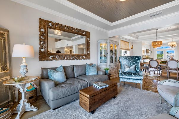 Chandelier, Dining room, Interior, Living room, Pendant Lights, Wood Texture Flooring