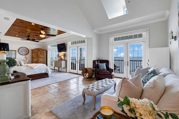 Bedroom, Interior, Living room, Recessed Lighting, Wooden Ceilings