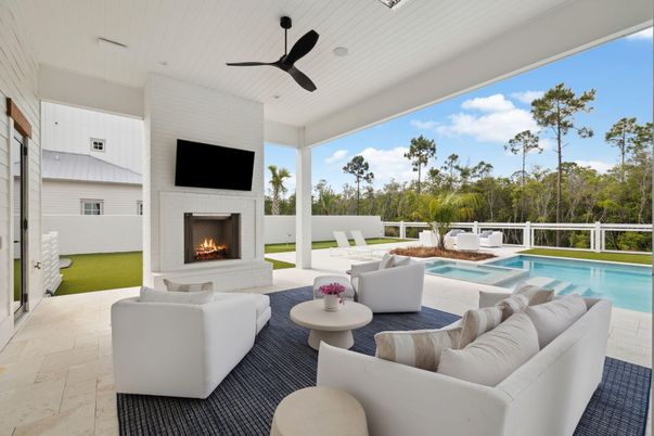 Exterior, Fireplace, Pool