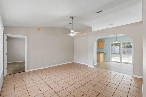 Empty room, Interior, Pendant Lights