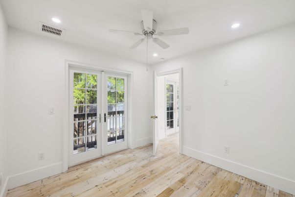 Empty room, Interior, Recessed Lighting, Wood Texture Flooring