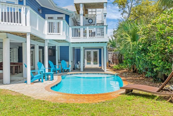 Exterior, Pool
