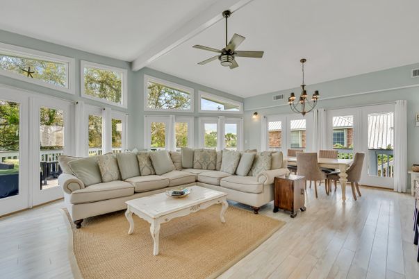 Chandelier, Dining room, Interior, Living room, Wood Texture Flooring