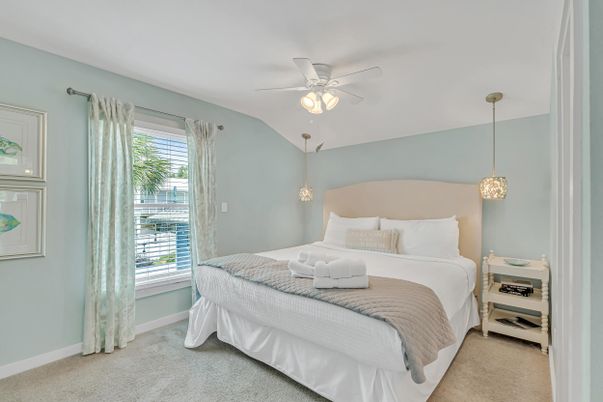 Bedroom, Interior, Pendant Lights