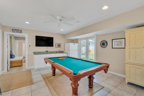 Billiard Table, Game Room, Interior, Recessed Lighting