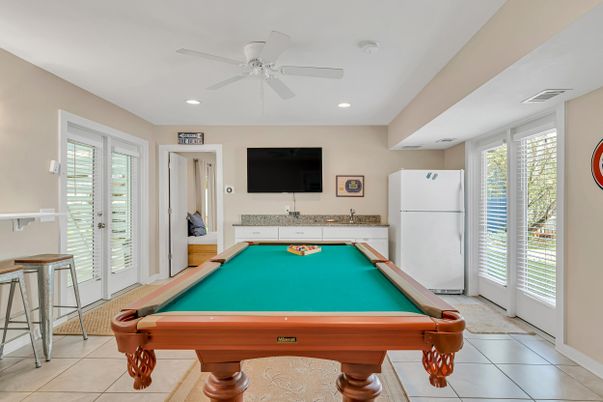 Billiard Table, Game Room, Interior, Recessed Lighting