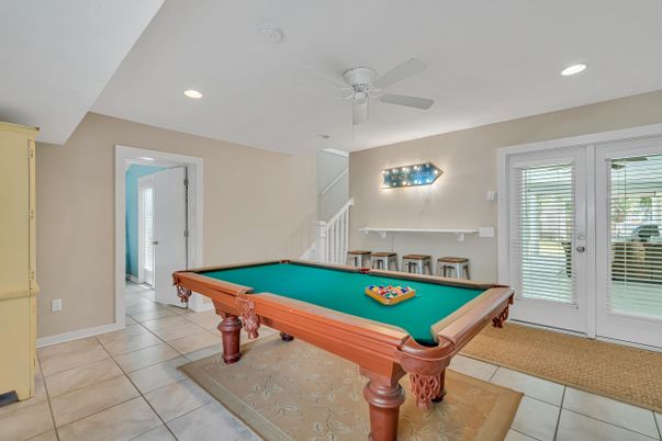 Billiard Table, Game Room, Interior, Recessed Lighting