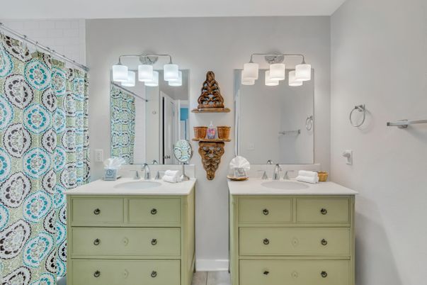 Bathroom, Dual Sink Vanities, Interior