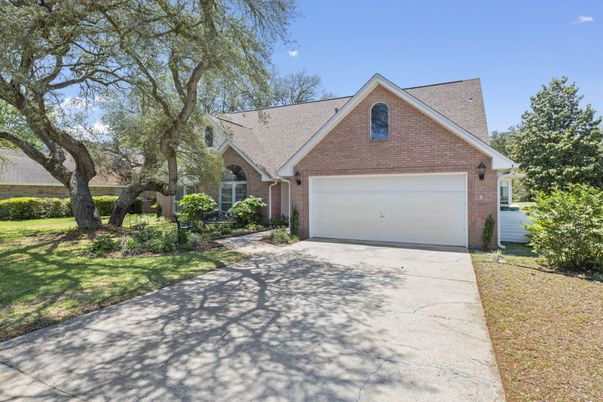 Attached, Exterior, Facade, Brick Facade, Ranch