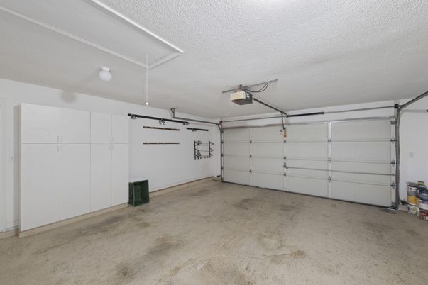 Garage, Interior