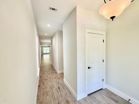 Interior, Recessed Lighting, Wood Texture Flooring