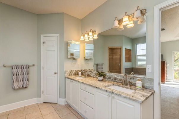 Bathroom, Dual Sink Vanities, Interior