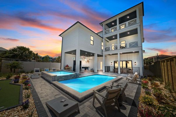 Exterior, Pool