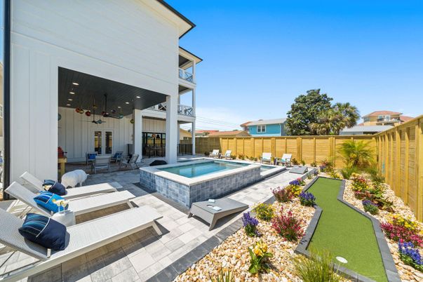 Exterior, Pool