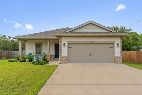 Attached, Exterior, Facade, Ranch