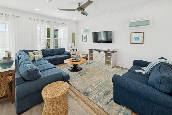 Interior, Living room, Recessed Lighting, Wood Texture Flooring