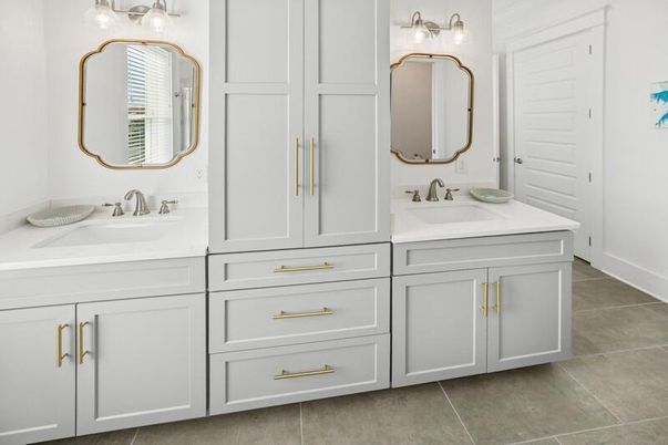 Bathroom, Dual Sink Vanities, Interior