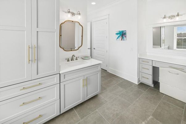 Bathroom, Dual Sink Vanities, Interior, Recessed Lighting