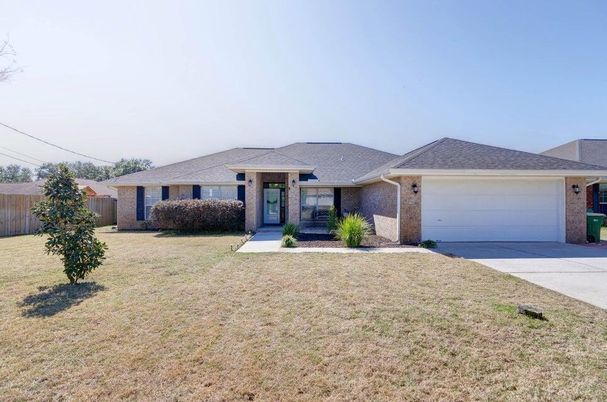 Attached, Backyard, Exterior, Facade, Brick Facade, Ranch