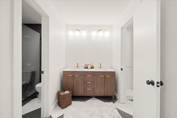 Bathroom, Dual Sink Vanities, Interior
