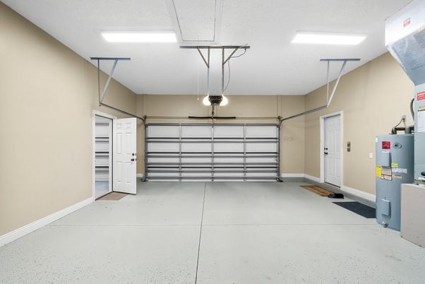 Garage, Interior