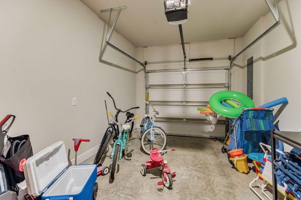 Garage, Interior