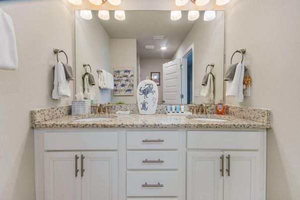Bathroom, Dual Sink Vanities, Interior