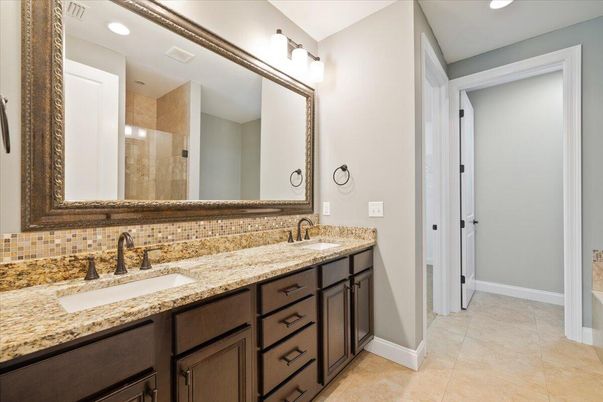 Bathroom, Dual Sink Vanities, Interior, Recessed Lighting