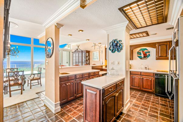 Dining room, Interior, Kitchen, Pendant Lights, Recessed Lighting, Water