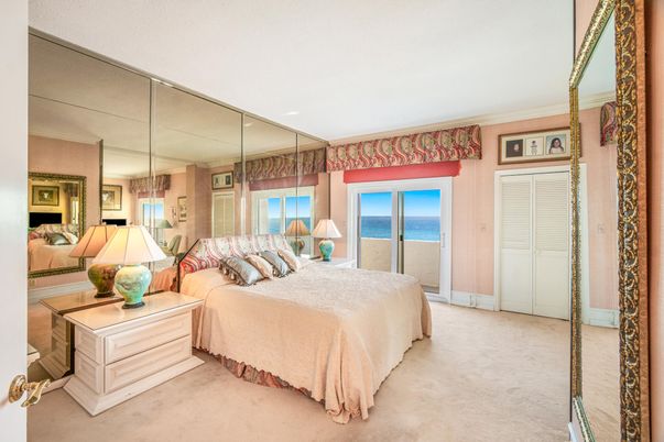 Bedroom, Interior, Water