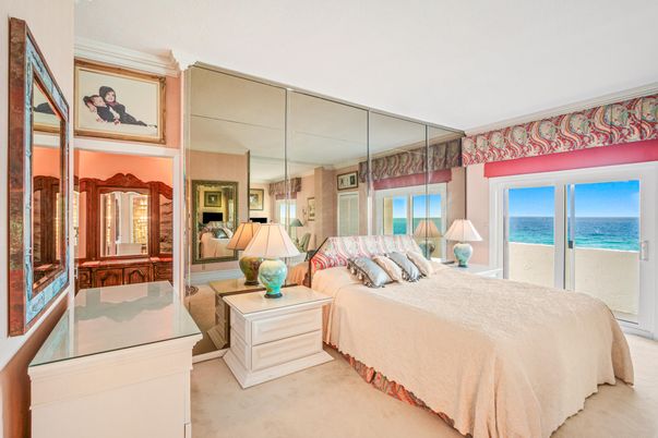 Bedroom, Interior, Water